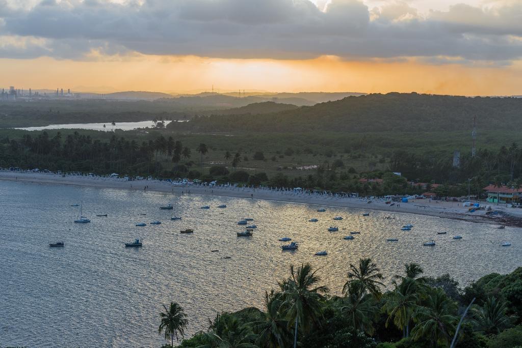 Sheraton Reserva Do Paiva كابو دي سانتو اغوستي الغرفة الصورة Sunset at the mouth of the river