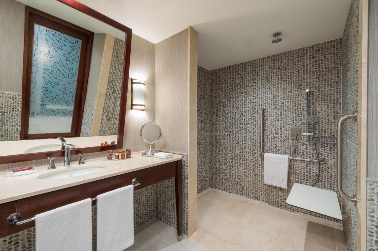 Sheraton Reserva Do Paiva كابو دي سانتو اغوستي المظهر الخارجي الصورة A wet room in a hotel